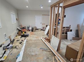 8405 24th Avenue SW, Seattle WA 98106