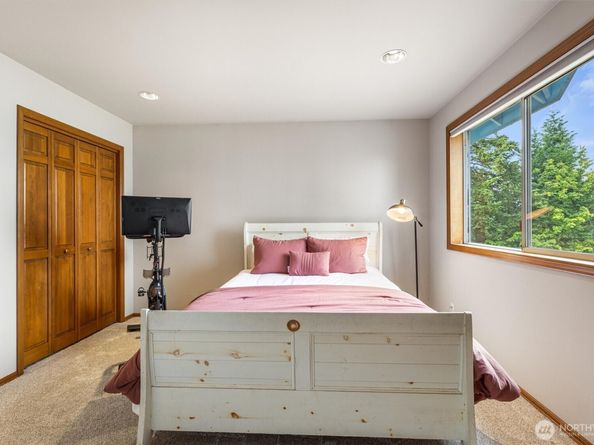9673 NE Pilot Court, Kingston WA 98346