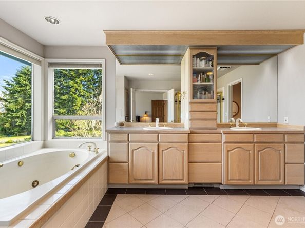 9673 NE Pilot Court, Kingston WA 98346