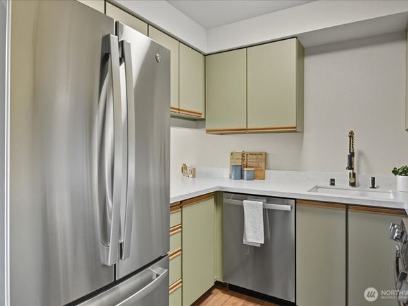 18150 73rd Avenue NE B306, Kenmore WA 98028