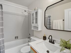 18150 73rd Avenue NE B306, Kenmore WA 98028