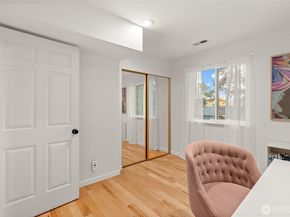 22619 4th Avenue W 102, Bothell WA 98021