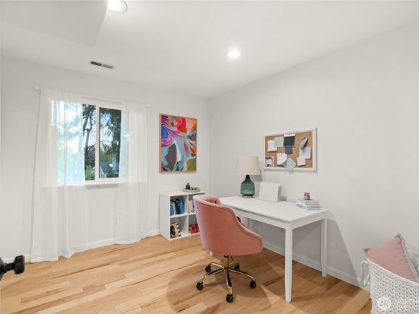 22619 4th Avenue W 102, Bothell WA 98021