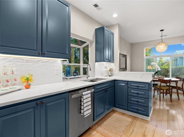 22619 4th Avenue W 102, Bothell WA 98021
