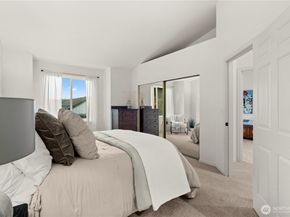 22619 4th Avenue W 102, Bothell WA 98021