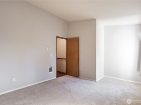 451 S 328th Street 10B, Federal Way WA 98003