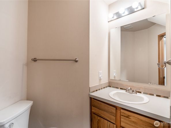 451 S 328th Street 10B, Federal Way WA 98003