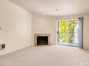 975 Aberdeen Avenue NE B304, Renton WA 98056
