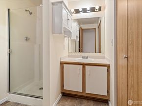 975 Aberdeen Avenue NE B304, Renton WA 98056