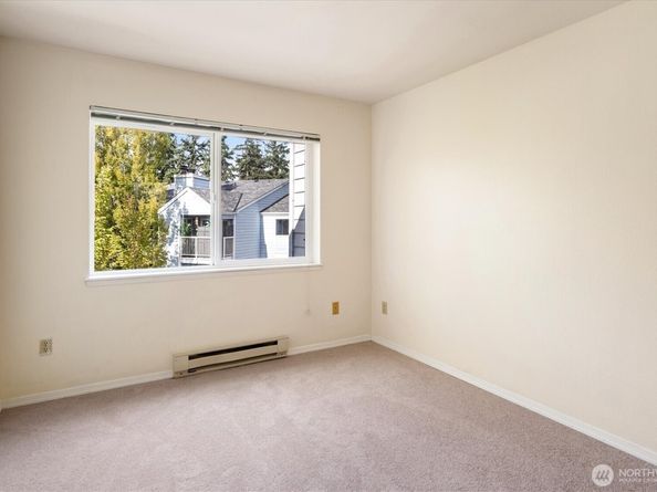 975 Aberdeen Avenue NE B304, Renton WA 98056