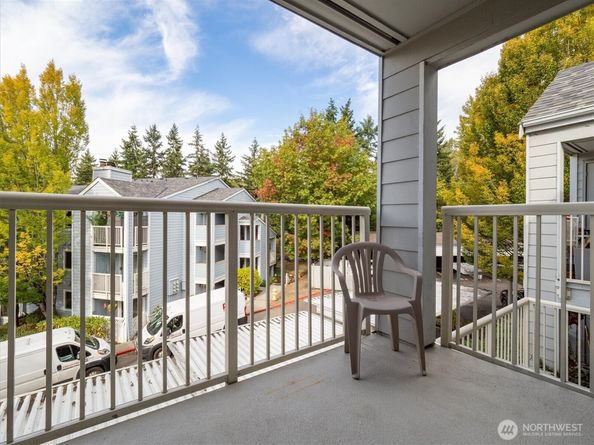 975 Aberdeen Avenue NE B304, Renton WA 98056