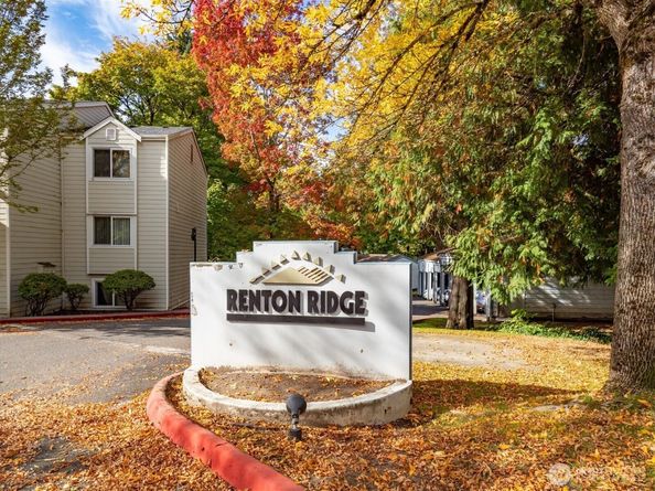 975 Aberdeen Avenue NE B304, Renton WA 98056