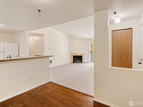 975 Aberdeen Avenue NE B304, Renton WA 98056