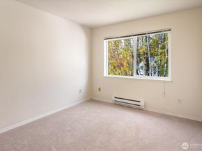 975 Aberdeen Avenue NE B304, Renton WA 98056