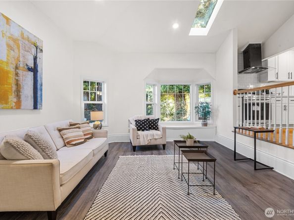 959 Hoquiam Avenue NE, Renton WA 98059