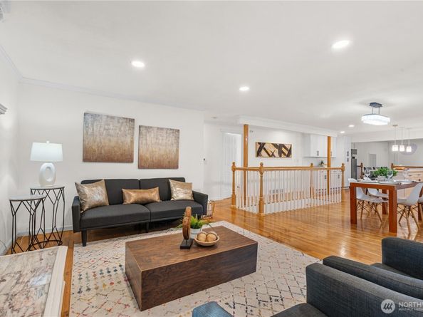 959 Hoquiam Avenue NE, Renton WA 98059