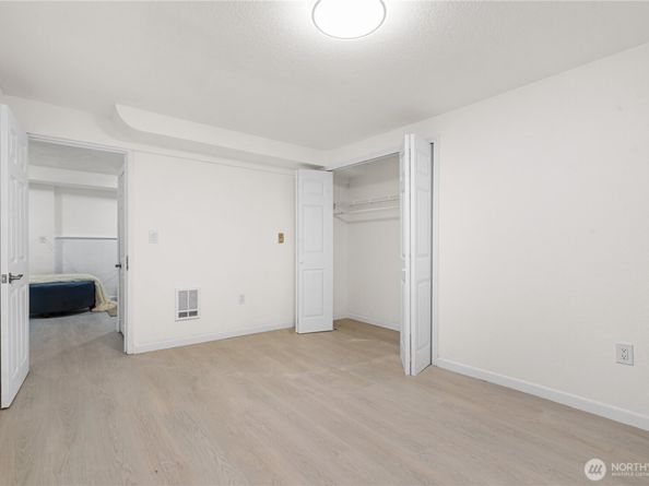 959 Hoquiam Avenue NE, Renton WA 98059