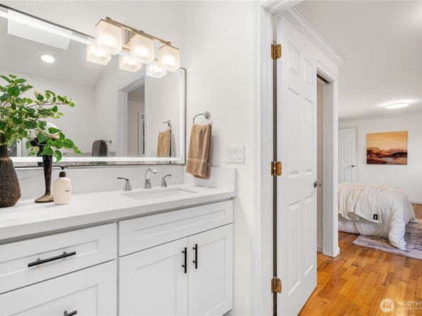 959 Hoquiam Avenue NE, Renton WA 98059