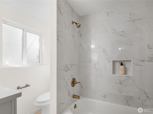 959 Hoquiam Avenue NE, Renton WA 98059