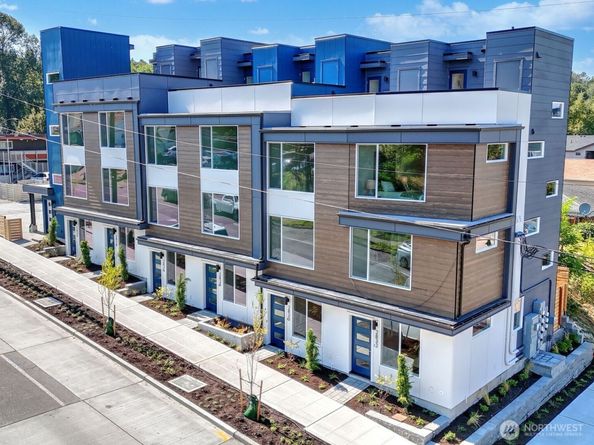 2826 S Walden Street, Seattle WA 98144
