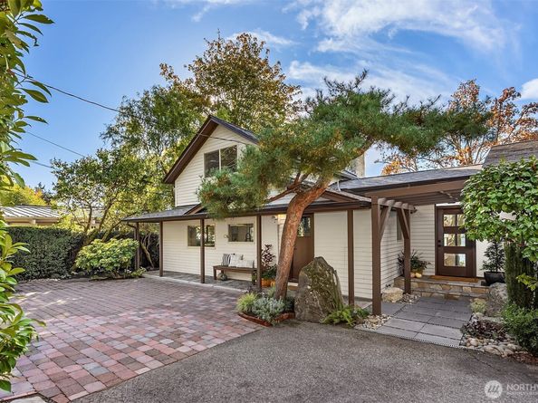 4205 Pleasant Beach Drive NE, Bainbridge Island WA 98110