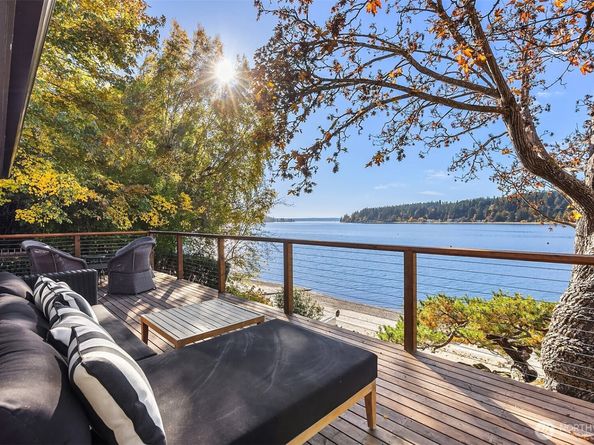 4205 Pleasant Beach Drive NE, Bainbridge Island WA 98110