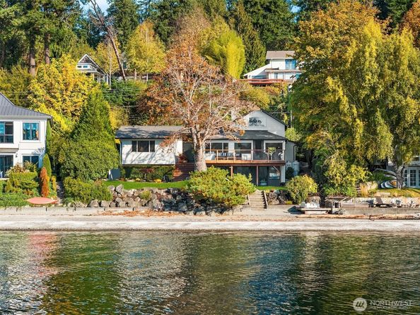 4205 Pleasant Beach Drive NE, Bainbridge Island WA 98110
