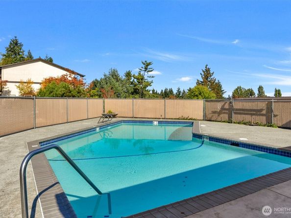17904 23rd Lane NE E301, Seattle WA 98155