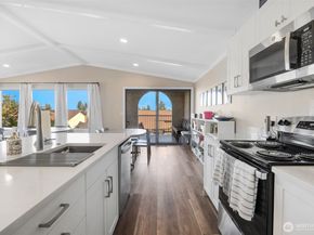 17904 23rd Lane NE E301, Seattle WA 98155