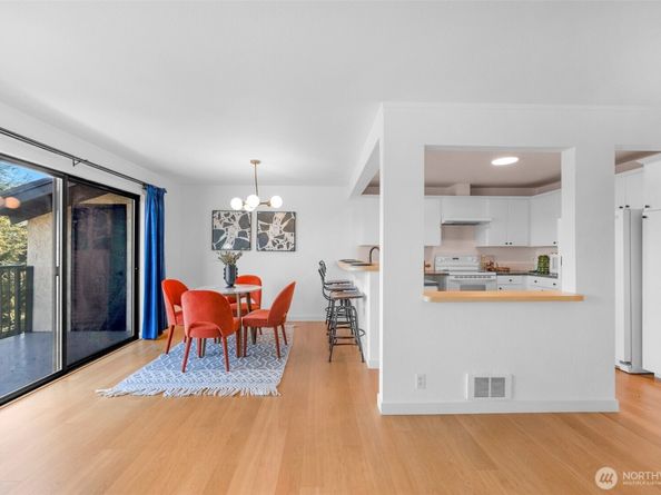 17904 23rd Lane NE E301, Seattle WA 98155