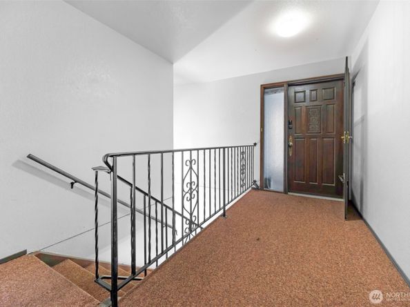 17904 23rd Lane NE E301, Seattle WA 98155