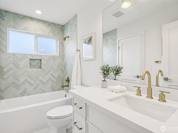 316 N 117th Street, Seattle WA 98133