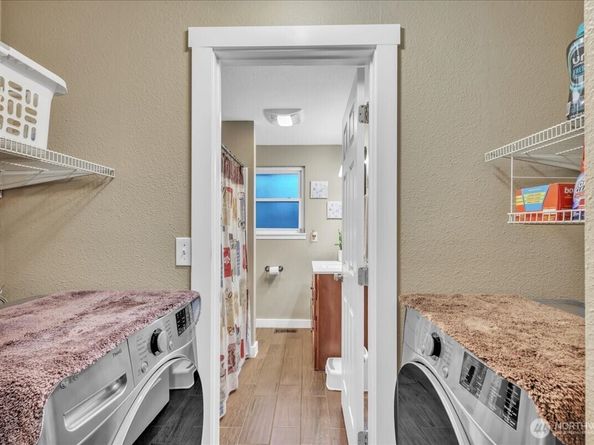 31212 9th Avenue S, Federal Way WA 98003