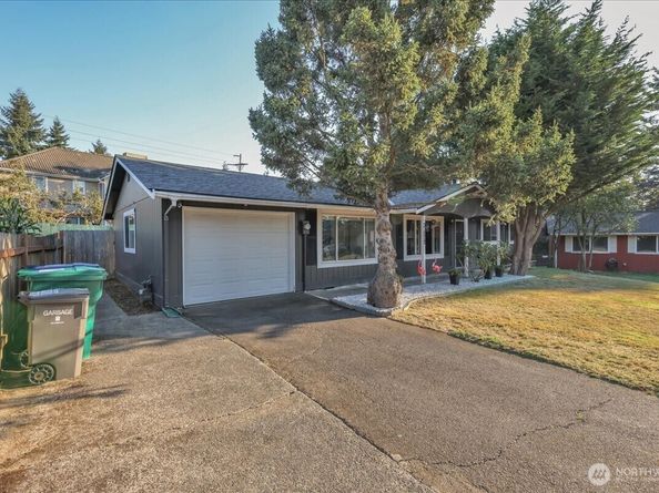 31212 9th Avenue S, Federal Way WA 98003