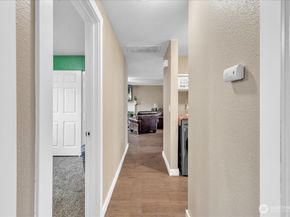 31212 9th Avenue S, Federal Way WA 98003