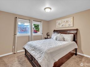 31212 9th Avenue S, Federal Way WA 98003