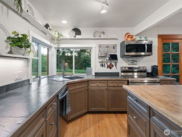 14855 Phelps Road NE, Bainbridge Island WA 98110