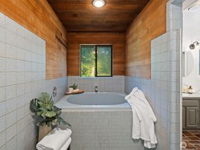 14855 Phelps Road NE, Bainbridge Island WA 98110