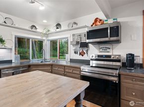 14855 Phelps Road NE, Bainbridge Island WA 98110