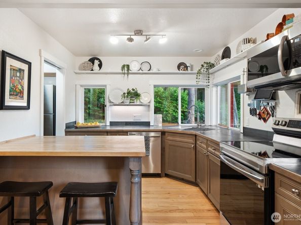 14855 Phelps Road NE, Bainbridge Island WA 98110