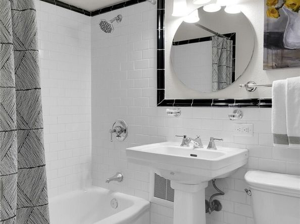 1105 Spring Street 205, Seattle WA 98104