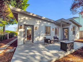 3131 112Th Avenue SE, Bellevue WA 98004