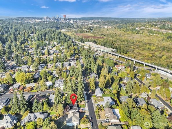 3131 112Th Avenue SE, Bellevue WA 98004