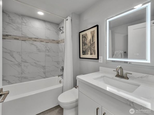 3131 112Th Avenue SE, Bellevue WA 98004