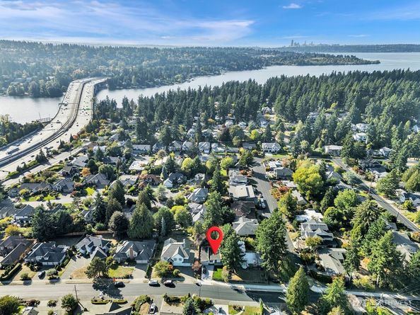 3131 112Th Avenue SE, Bellevue WA 98004