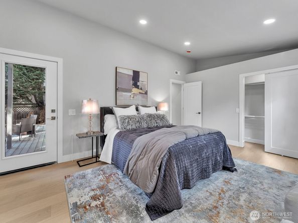 3131 112Th Avenue SE, Bellevue WA 98004