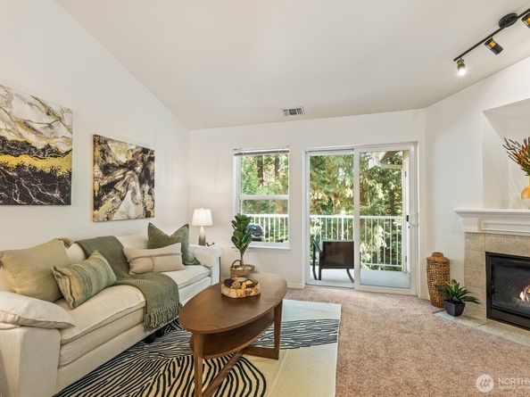 17204 123rd Place NE N304, Bothell WA 98012