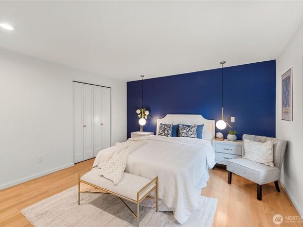 17429 NE 10th Street, Bellevue WA 98008