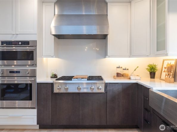 17429 NE 10th Street, Bellevue WA 98008