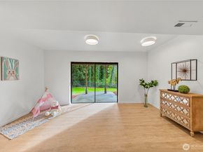 17429 NE 10th Street, Bellevue WA 98008